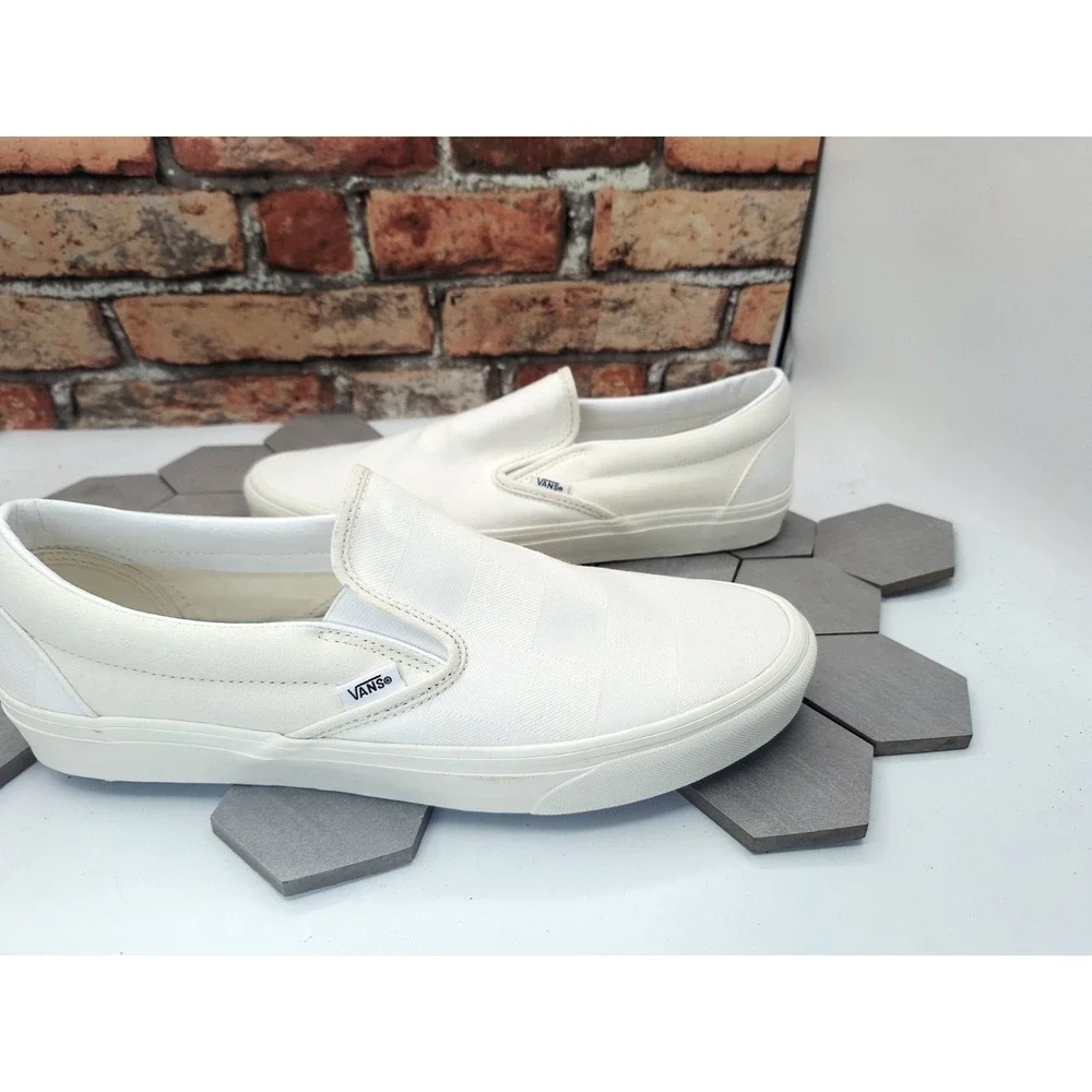 Vans Classic Slip-On Mono Checkerboard White Men's Size 10.5 NWOB‎ Low Top 2025